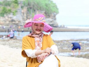 Putri Rahma Zuriza, Pernah Kecelakaan dan Kini Jadi Perawat