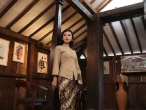 Sisilia Ari Atmaja, Kita Akan Bersinar Untuk Diri Kita dan Orang-orang yang Menyayangi Kita