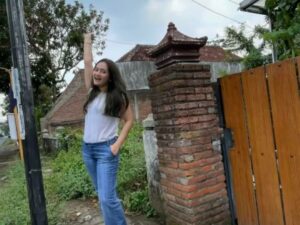 Windi Elastuti, Selalu Baik dengan Hidup dan Sadar Diri Untuk Menghormati, Bukan Menuntut Dihargai