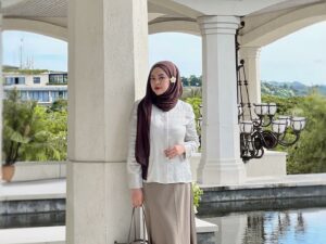 Egha Laly, Hidup Tidak Boleh Sederhana!