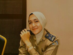 Putri Eva Yunizar, Ingin Jadi Wanita Karir dan Perhatian Ke Keluarga