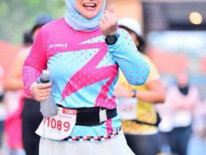 Medina Hermen, Rajin Olahraga Agar Tetap Sehat, Bahagia dan Menua Bersama Pasangan