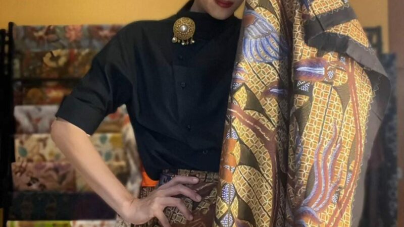 Aditiya Ogieswari: Mengajak Para Seniman, Desainer Menjadi Agen Perubahan Bidang Budaya & Wastra Nusantara