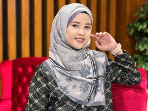 Eka Suleyman, Awal Menjadi Konten Kreator Membeli Produk Satu Brand, Mereview Serta ikut Komunitas