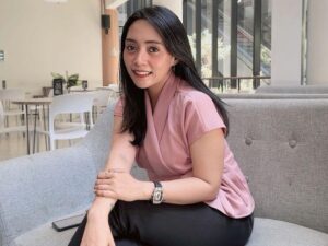 Martha, Kisah Percintaan Boleh Gagal Tapi Studi dan Karir Tak Boleh Gagal!