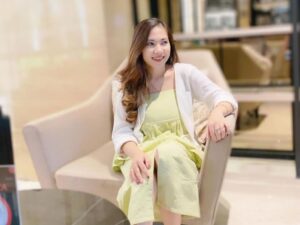 Zhauzah Arman, Ibu Produktif Bekerja Sebagai Influencer