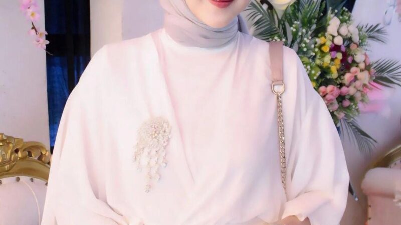 Anisa Dwi Putri, Penampilan Sopan dan Nyaman Tetap Bisa Mempesona