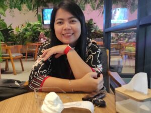 Fransiska, Yatim Piatu yang Sukses Mengejar Pendidikan Sampai S3