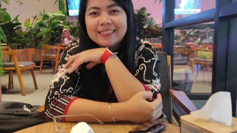 Fransiska, Yatim Piatu yang Sukses Mengejar Pendidikan Sampai S3