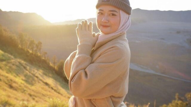 Pamela Nora , Hargai Diri Kita Jangan Bandingkan dengan Orang Lain Untuk Terlihat Luar Biasa