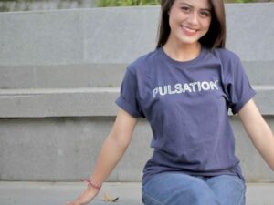 Ni Luh Putu Krisdiana Yanti, Freelance dan Ibu Rumah Tangga yang Aktif Menari