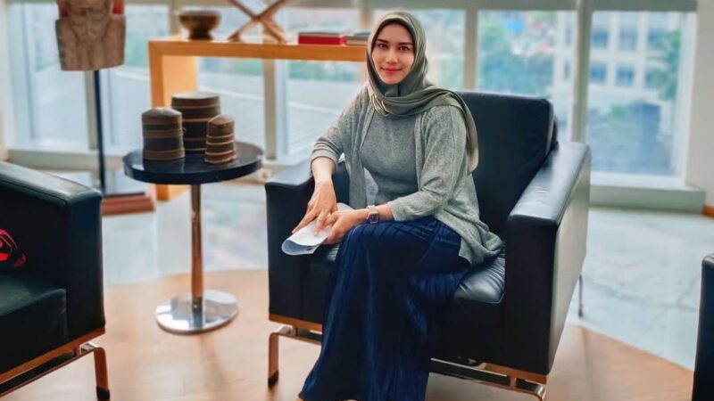 Tata, Penuh Perhatian dan Menyenangkan Buat Keluarga Kecilnya