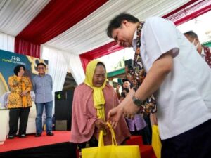 Kunjungi Magelang & Purworejo, Airlangga Membawa Misi Kesejahteraan, Emosional & Kemenangan di Pilbup 2024