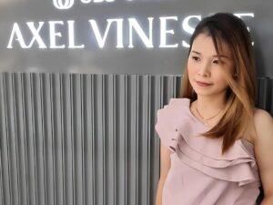 Stephanie Tandiono, Jadi Konten Kreator Karena Suka Review Produk dan Buat Konten