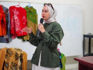 Anisa Dhiya Azizah, Menjadi Fashion Desaigner Terinspirasi dan Habbits dari Sang Ibu