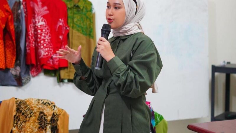 Anisa Dhiya Azizah, Menjadi Fashion Desaigner Terinspirasi dan Habbits dari Sang Ibu