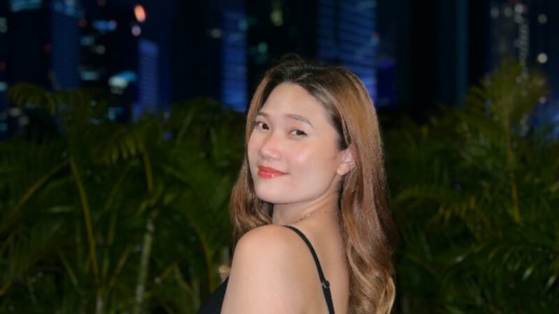 Adella Charlene, Waktu Terus Berjalan. Sayangi Orang Sekitar, dan Fokuslah Pada Hari Ini