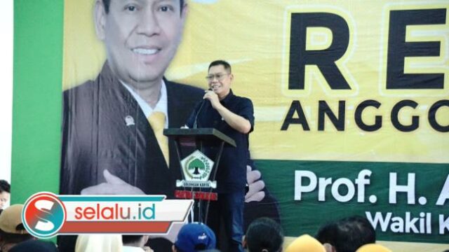 Reses di Surabaya, Adies Kadir Soroti Bahaya AI dan Hoaks