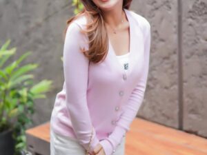 Vera Novianti, Kita Tak Bisa Buat Semua Orang Sukai Kita Maka Jadi Diri Sendiri Saja