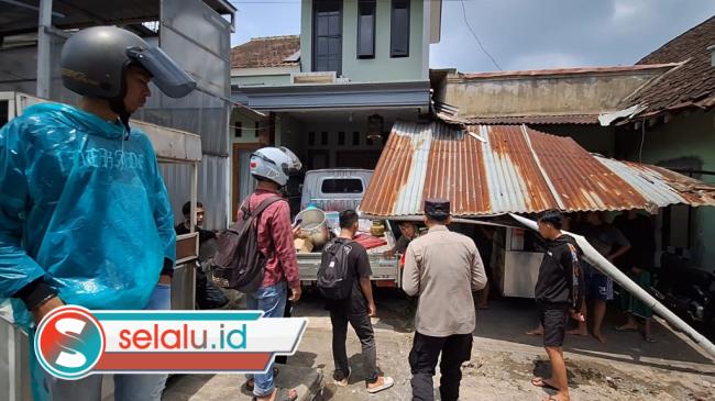 Pikap Tabrak Motor, Mobil, hingga Rumah di Mojokerto, Sopirnya Pelajar Kelas X