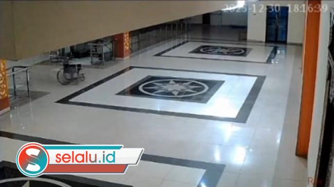 Hiii, Kursi Roda Jalan Sendiri di Mal Pelayanan Publik Mojokerto