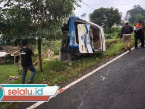 Data Korban Elf Blong di Pacet, Seluruh Penumpang Dilarikan ke RS