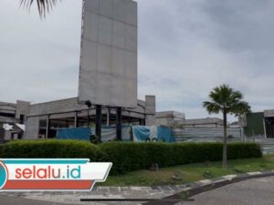 Fasum Graha Famili Disulap Jadi Kafe, Warga Soroti Ancaman Keselamatan di Samping Gardu Listrik