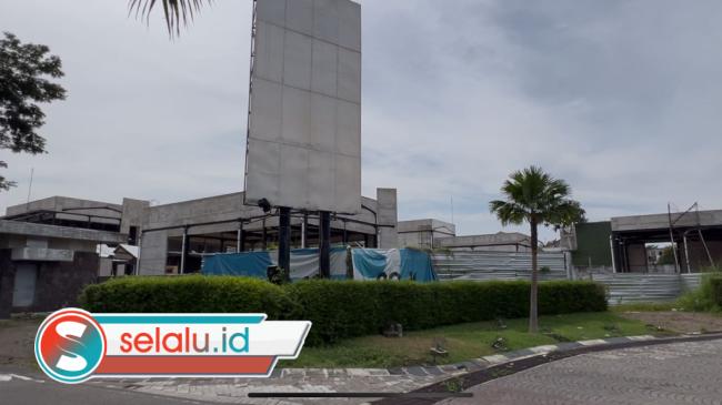 Fasum Graha Famili Disulap Jadi Kafe, Warga Soroti Ancaman Keselamatan di Samping Gardu Listrik