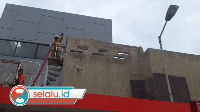 Tempat Biliar di Nginden Surabaya Terbakar, Api Diduga dari Ruang VIP