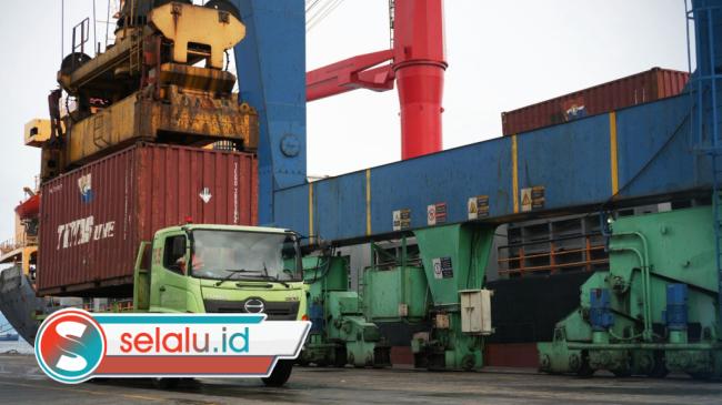 TPK Ternate Catat Pertumbuhan Positif Arus Peti Kemas Sepanjang 2025