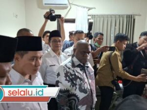 Datangi RSUD Prof dr Soekandar, Menteri HAM Ungkap 411 Korban Keracunan MBG