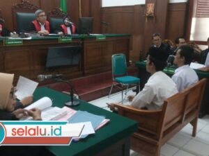 Sidang Dugaan Pemerasan Memanas, Hakim Marah Kadisdik Jatim Aris Agung Pegawai Mangkir