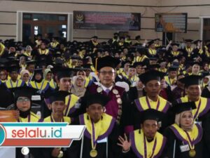UNIPAR Jember Kukuhkan 1.243 Wisudawan Program Magister hingga Diploma