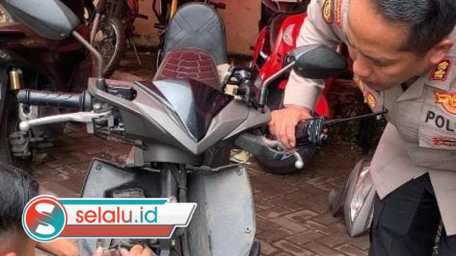Cegah Curanmor, Polrestabes Surabaya Bagikan Alarm Motor Gratis di Bazar Ranmor