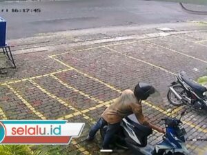 Dalam Hitungan Detik, Motor Karyawan Apotek Di Surabaya Digondol Maling   