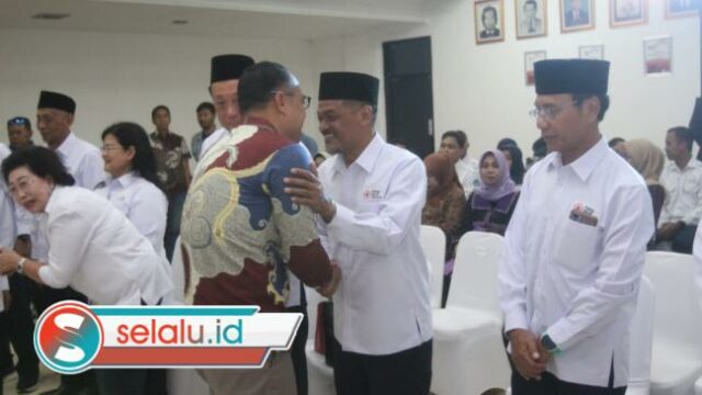 Pengurus Baru PMI Surabaya Resmi Dilantik, Targetkan Donor Darah Masuk Kampung