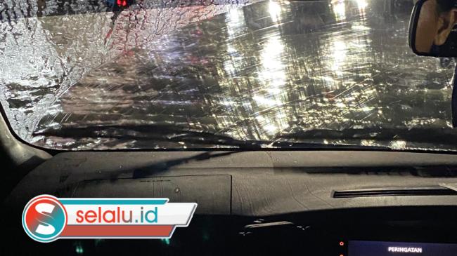 Tiga Jam Surabaya Diguyur Hujan, Sejumlah Daerah Banjir, Tanggul Sungai Pakis Jebol