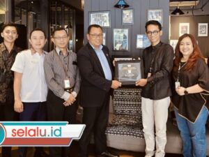 Wujud Kepedulian Akhir Tahun: FKPPH Jatim Serahkan Bantuan Banjir Sumatra dan Aceh Kepada LAZDAU