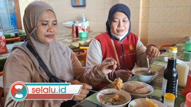 Nikmatnya Bakso Besar Legendaris Mojokerto, 50 Tahun Rasa Tetap Sama