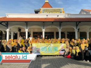 Jelang Ramadan, Warga Gununganyar Lor Surabaya Gelar Ziarah Wali 5