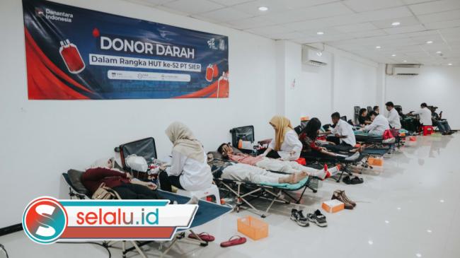 Mengalirkan Kebaikan di HUT ke-52 SIER, Dirut Danareksa Turut Donorkan Darah