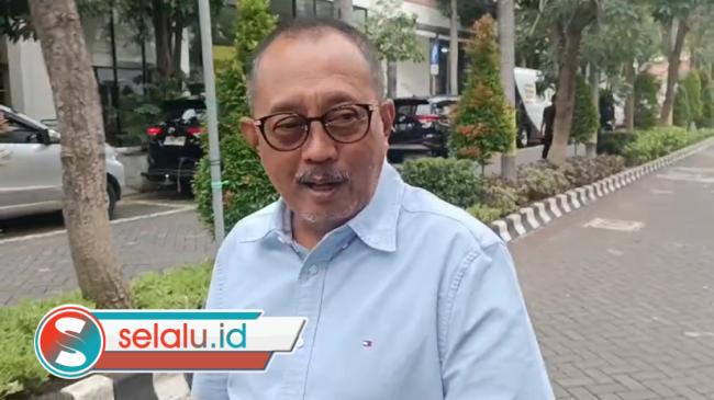 Gaya Wawali Armuji saat Penuhi Panggilan Polisi dalam Kasus Bimtek: Ngguya-ngguyu!