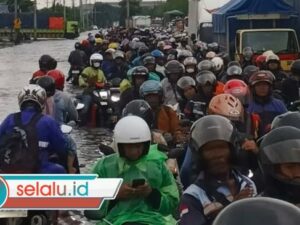 Banjir Osowilangun Lumpuhkan Lalin, Ternyata Gara-gara Ini Air Meluap