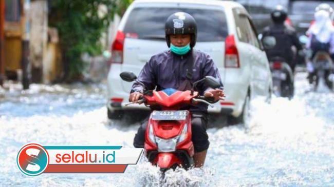 Tips Merawat Motor saat Musim Hujan Supaya Tetap Bandel