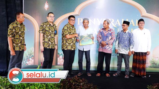 Awali Ramadan, Petrokimia Gresik Salurkan Bantuan Operasional ke 146 Tempat Ibadah 