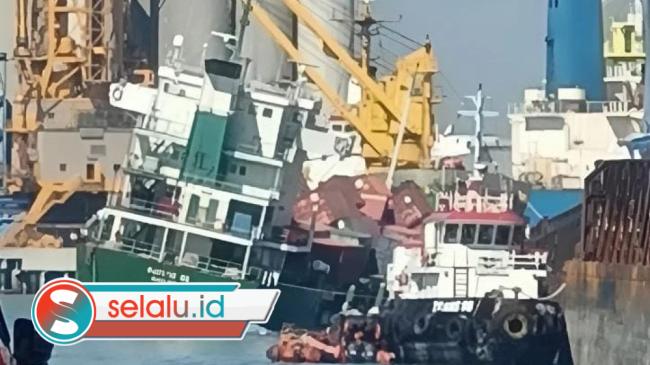 Kapal Pacific 88 Kecelakaan di Tanjung Perak Surabaya: Kontainer Berjatuhan ke Laut, 1 TKBM Hilang