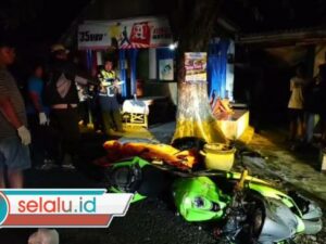 Motor Ninja Tabrak Pohon di Mojosari Mojokerto, Dua Orang Tewas