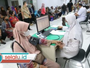 Wali Kota Eri Minta Warga Mampu Tak Gunakan UHC di Tengah Keluhan Penonaktifan PBI JK