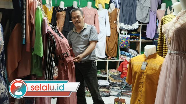 Keluh Pedagang Baju hingga Sarung di Pasar Semampir Probolinggo yang Minim Pembeli