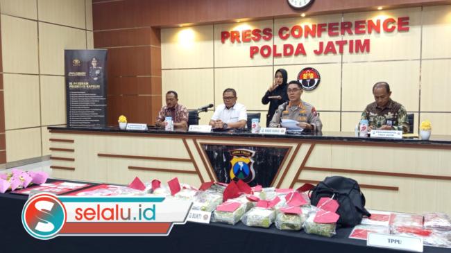 Polda Jatim Ungkap Kasus TPPU Narkoba, Sita Aset hingga Rp55 Miliar